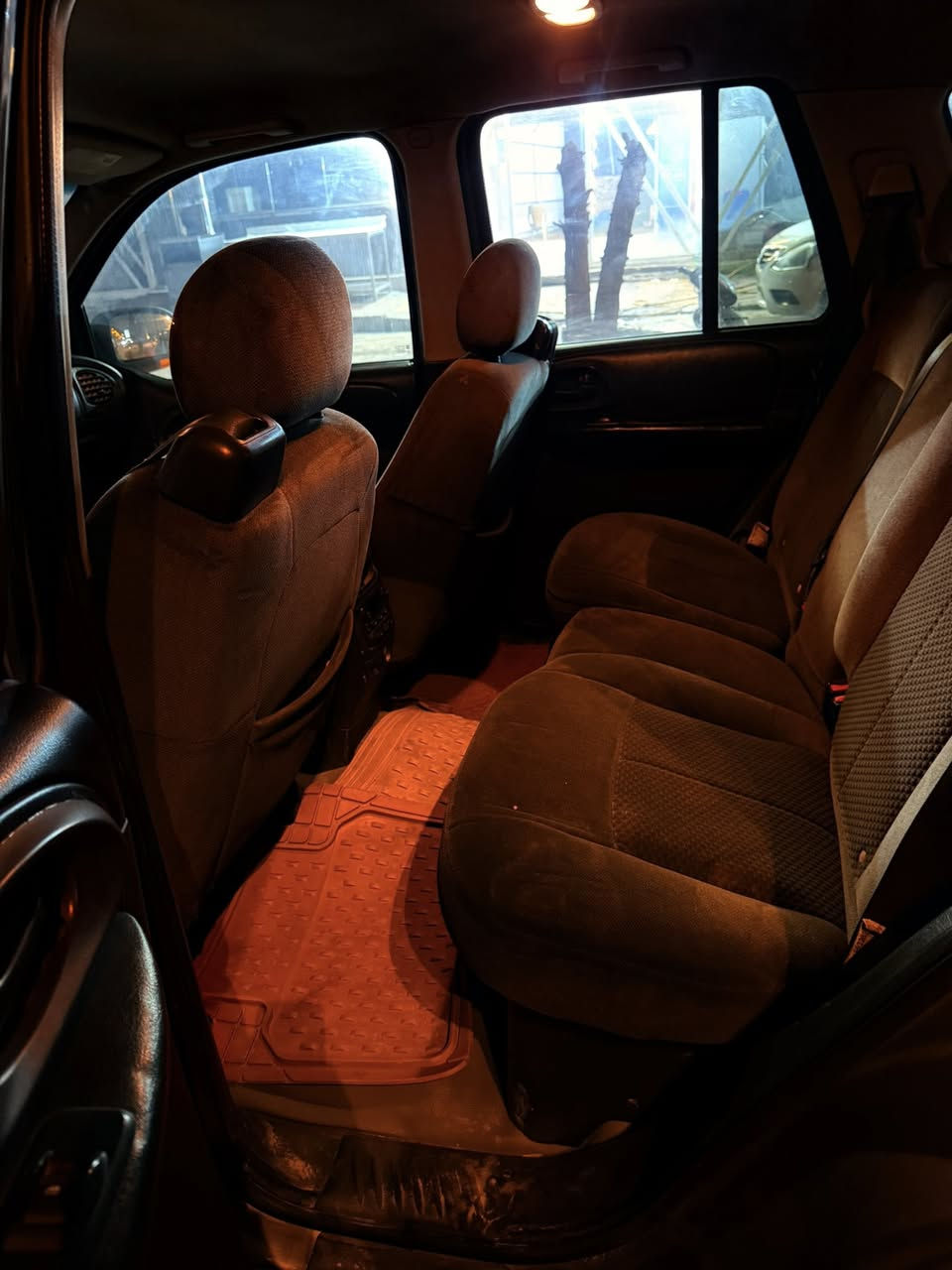 السلام عليكم 
بلايزر موديل2008
فئه lt سياره نضيفه حيل  اي نقص مابيه 
بيه بس بنيد صبغ عدا هاي مكفوله 
مكينه كير  شرط ع تراي 
***********
واتساب ***********
مكان سياره الكاظميه  
السعر 120وبيه مجال حك الجيه
