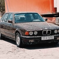 bmw٧٣٥ اصل ٧٣٠ رقم بغداد انكليزي بأسمي البارحه محولها ومصفرها مكينه كي...