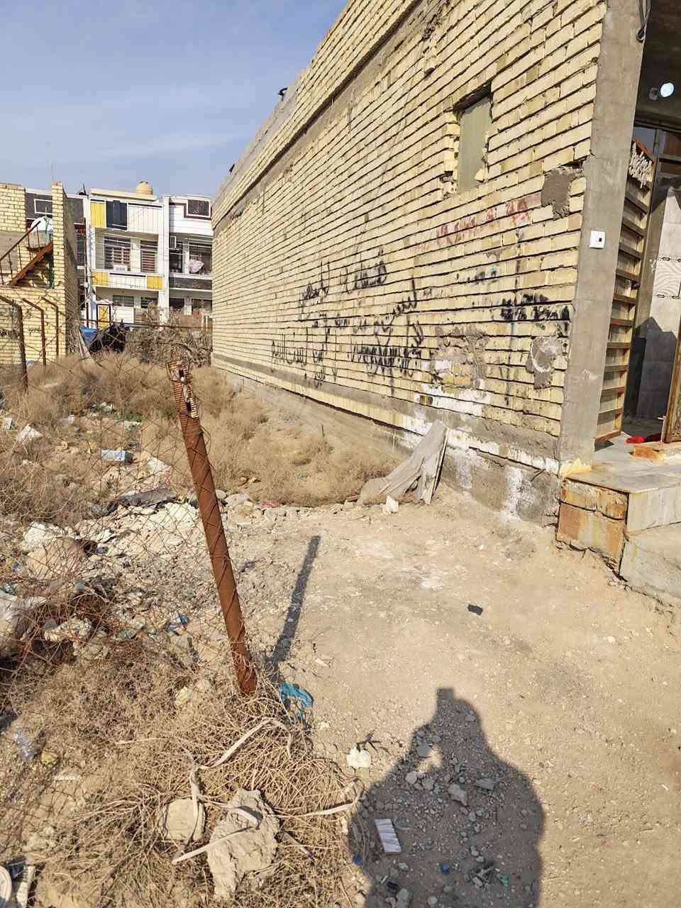 السلام عليكم كاع زراعي سند ،25 مساحة 60منتر  جبهة 4نزال 15 متر صير على سدة موقع حلوووة  سعر 20مليون *********** شراي يتصل على رقم سريتات
