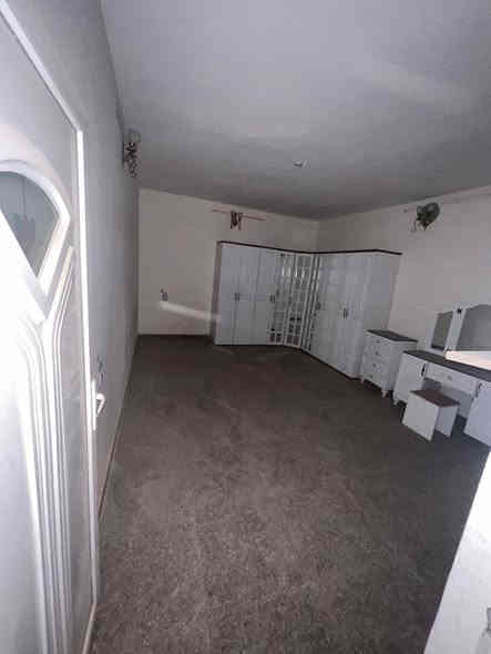 بيت للبيع ٢٠٠ متر واجهه ١٠ ونزال ٢٠ طابقين دبل فاليوم
كراج وحديقه ومدخلين صاله ومطبخ وحمام وغرفه ومنور 
طابق ثاني غرفه وحمام وسطحين بيت بصف الركن 
الموقع الغزالية شارع المشجر مربع تازة 
للاستفسار مكتب المشجر للعقار بداية شارع المشجر مقابيل محطة
***********
***********
***********
