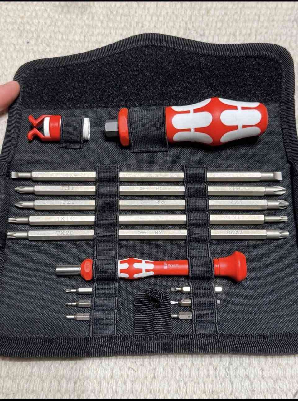 السلام عليكم
متاح سيت صباين من ويرا الالمانيه هو صبانه وراجز 
وسيت ثاني درنفيس مع ملحقاته لون ولا اروع.


**إذا كنت صاحب هذا الإعلان وتريد حذفه لأي سبب، رجاءا أرسل رسالة إلى الدعم الفني**