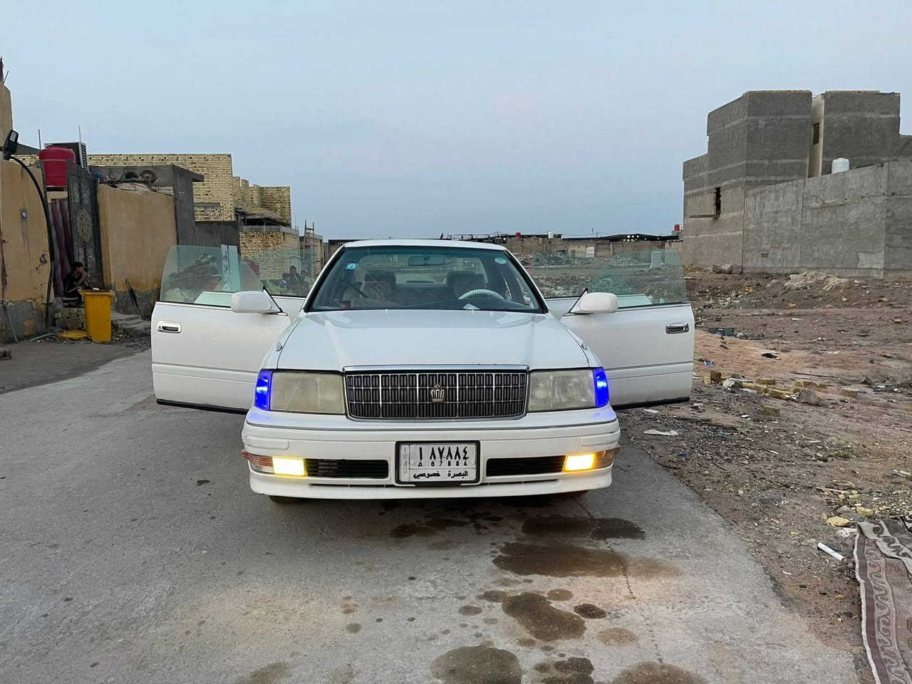 سلام عليكم راس الثور فلات موريد 98 مكفوله من لكصه ونقل جثه ولعيب الشرعي مكينه وكير جدد سنويه 28 بسمي لعنوان بصره حي بغداد السعر 82 الرقم ***********
