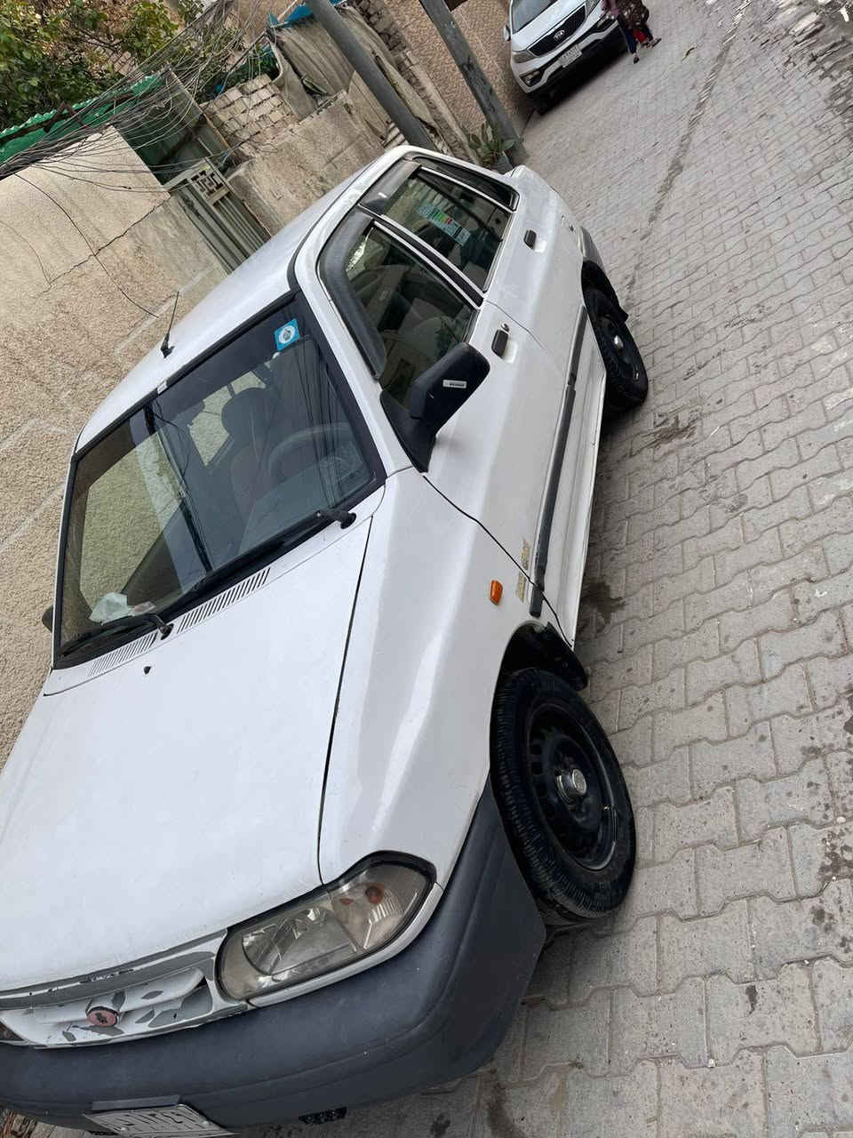 سلام عليكم
موديل 2011 
بيه جاملغ بدل وبيه بارد بل جاملغ خلفي 
سعره ٣٤ $ بيه مجال  
هذا رقمي ***********
