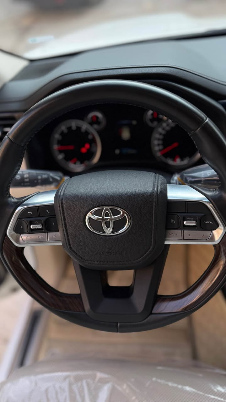 سلام عليكم….
لاندكروز ساز  GXR
شاشات اصليه تطبيق
خاليه من الملاحضات جديده
موديل 2024
ماشيه 23000 كيلو متر
السعر 70000 $$$
بغداد حي البنوك 
هاتف *********** بغداد, العراق
