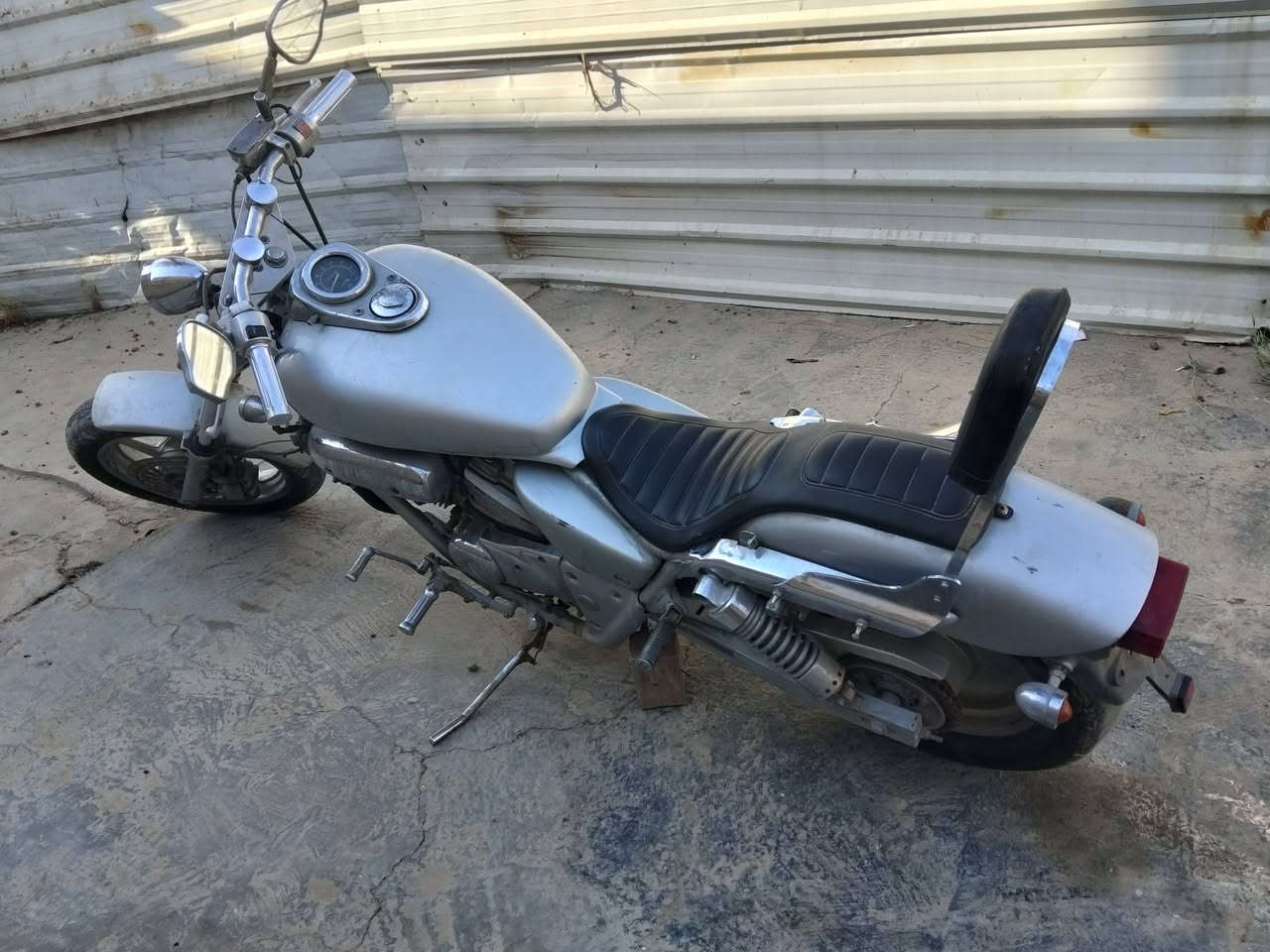 السلام عليكم
هارلي محرك 250cc
دراجة ماداخلة تصليح ابد جديدة بس يرادلهة بولش والراديتر مزروف والهورن عاطل فقط
بغداد الزعفرانية 800 الف
***********
