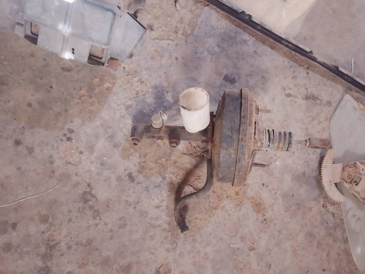 السلام عليكم عندي جاردن بيكم 82 عند بيجامات البوب جاما خلفيه بنزات بريك تانكو بنزين وياله واير اثنين باور انبار بريك العنوان المشاهده***********
