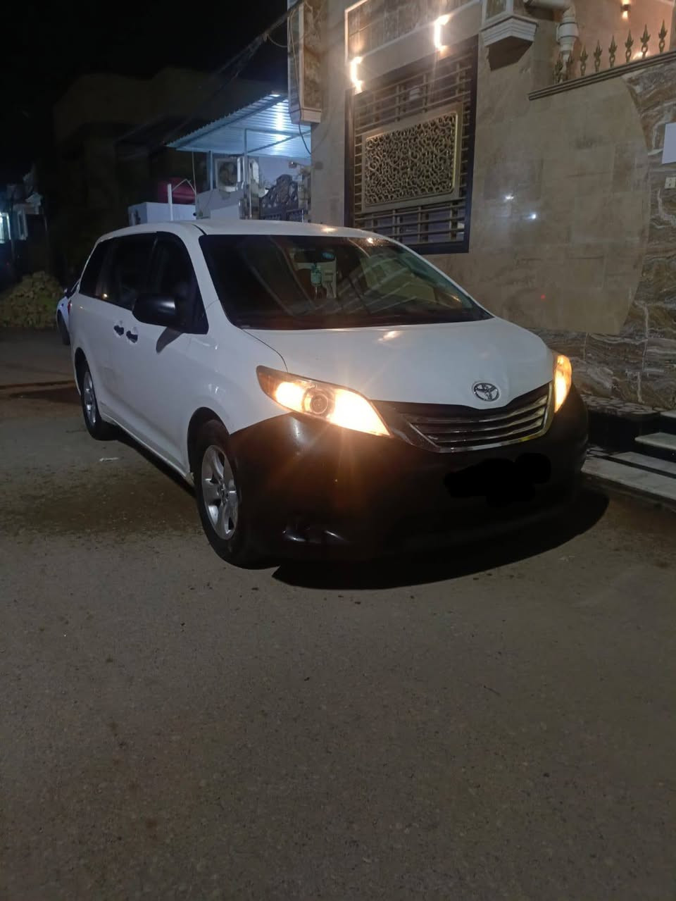 سلام عليكم تويوتا سيينا 2017
السيارة مكفول من الكص وكل عيب شرعي 
6 سلندر سبع راكب سياحي ثلاث قطع تبريد 
السعر 115 الاستفسار على الرقم 
***********
