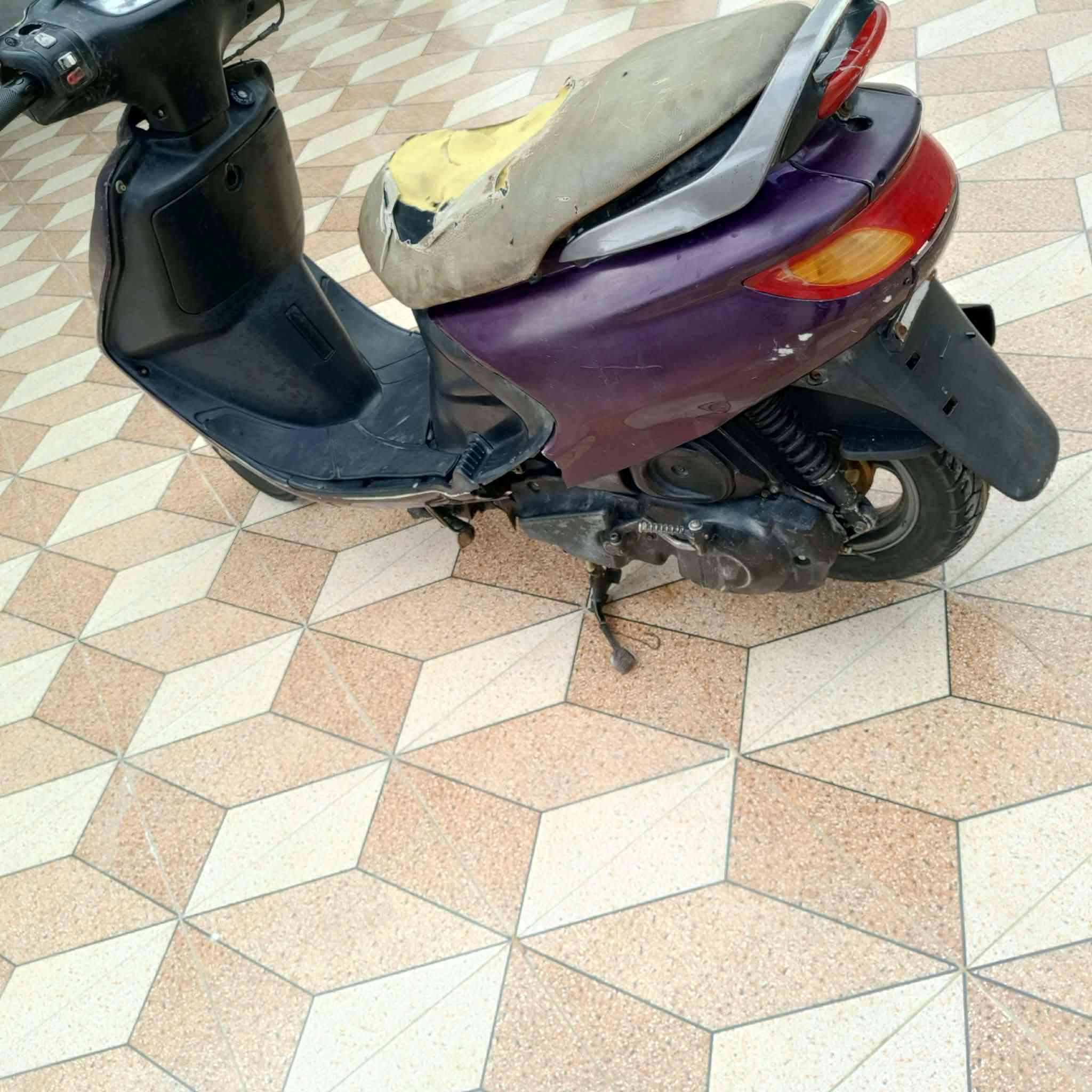 فراشه للبيع كامله من كلشي ما عدا الباتري  كاعد السعر 350وبيها مجال مكاني الجزائر ورديه داخل ***********واتساب فقط
