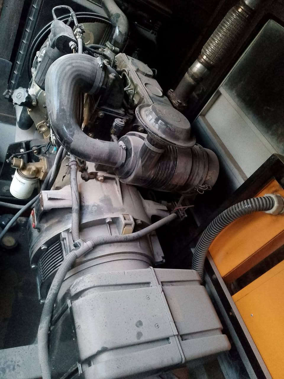 السلام عليكم عندي مولد لبيع بيركز نكليزي 3بستم راس توليد 33كيفي كاتم مولده بلادي مامفتوح عنوان بغداد ابوغريب ***********.  ***********. سعر 40وبي مجال
