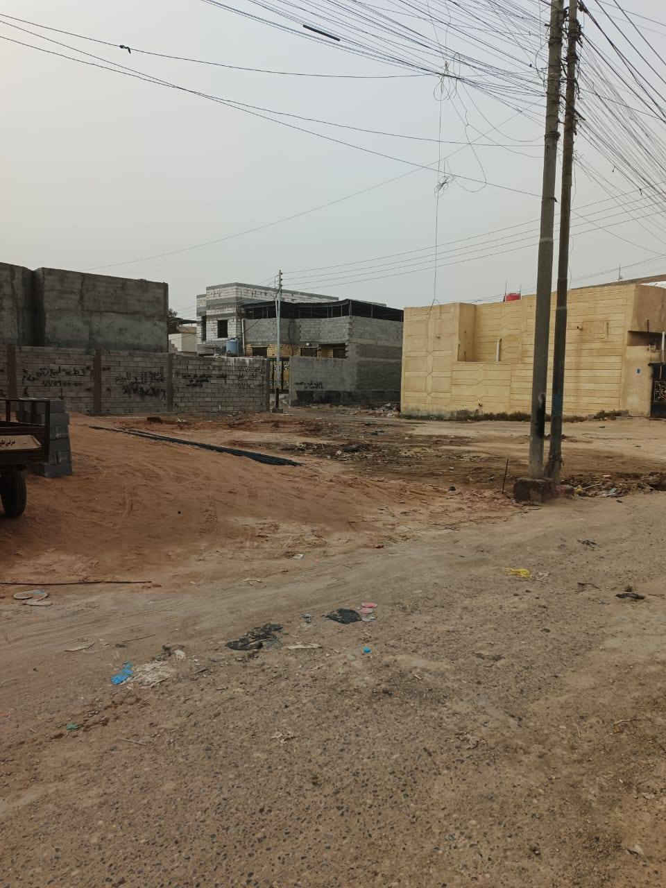 أسعد ألله أوقاتكم بكل خير🌹
اللاستفسار ***********

توفرت قطعه أرض للبيع
قطعه كلش حلوه وموقع راقي

مساحة القطعه 250م
واجه 12م × نزال 20

ركن على شارعين
شارع تبليط 10م
وشارع جانب القطعه 9م

جميع الخدمات متوفره
ماء + كهرباء + مجاري 
مدارس أهليه حكوميه كلش قريبه
منطقه نضاميه هادئه مرتبه 

العنوان البصرة أبي الخصيب
خلف جامع شهيد طه 
تبعد عن سايدين سياحي 500م

نوع العقار طابو ملك صرف زراعي عراقي سند 25
سعر 58 مليون وبيه مجال
اللاستفسار ***********
