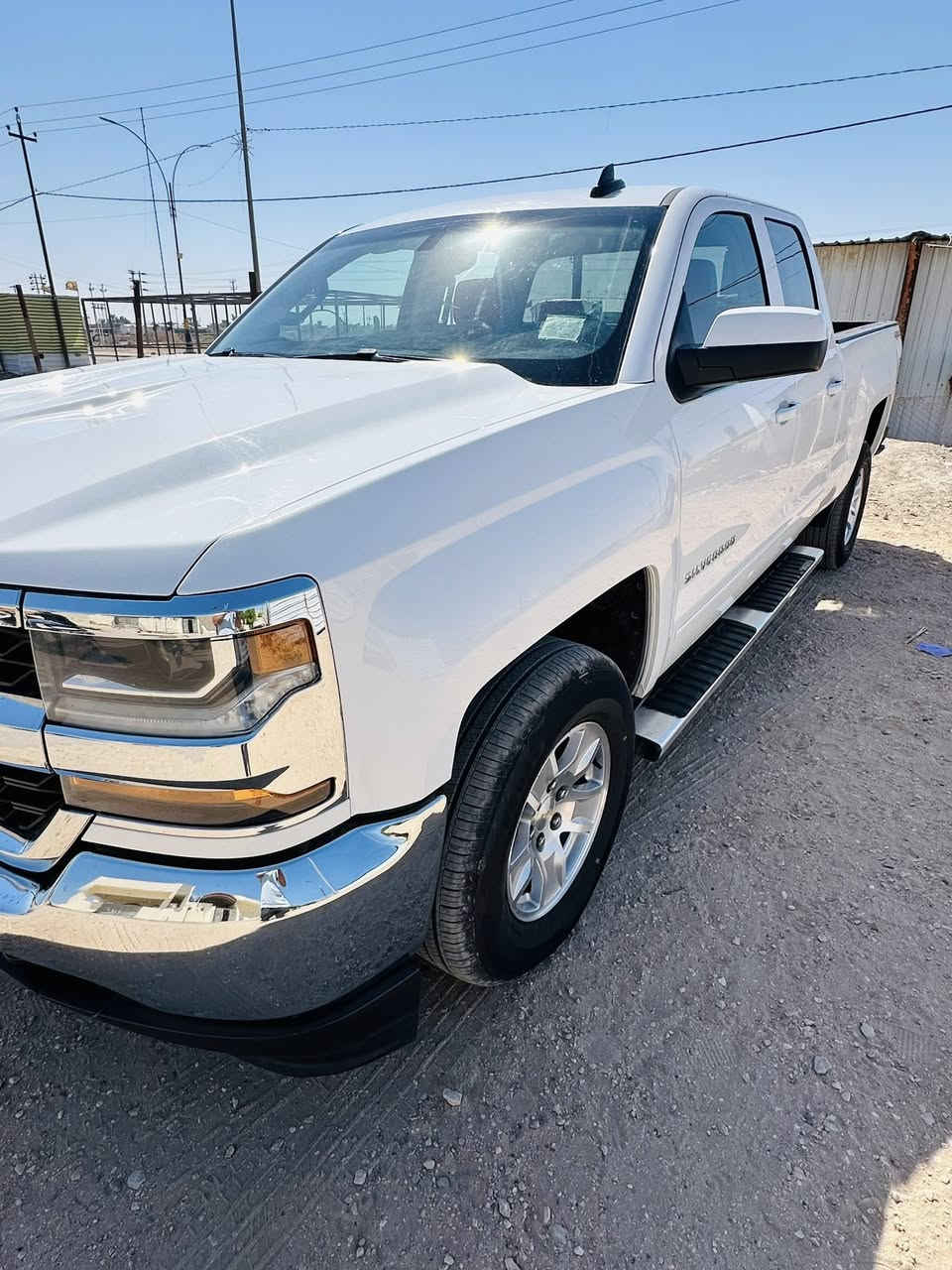 السلام عليكم
للبيع سلفرادو 2019 
محرك 8سلندر 5300
داخله كلين 
ماشيه 200 كغم 
السعر 185. بيها مجال 
للاستفسار ***********
