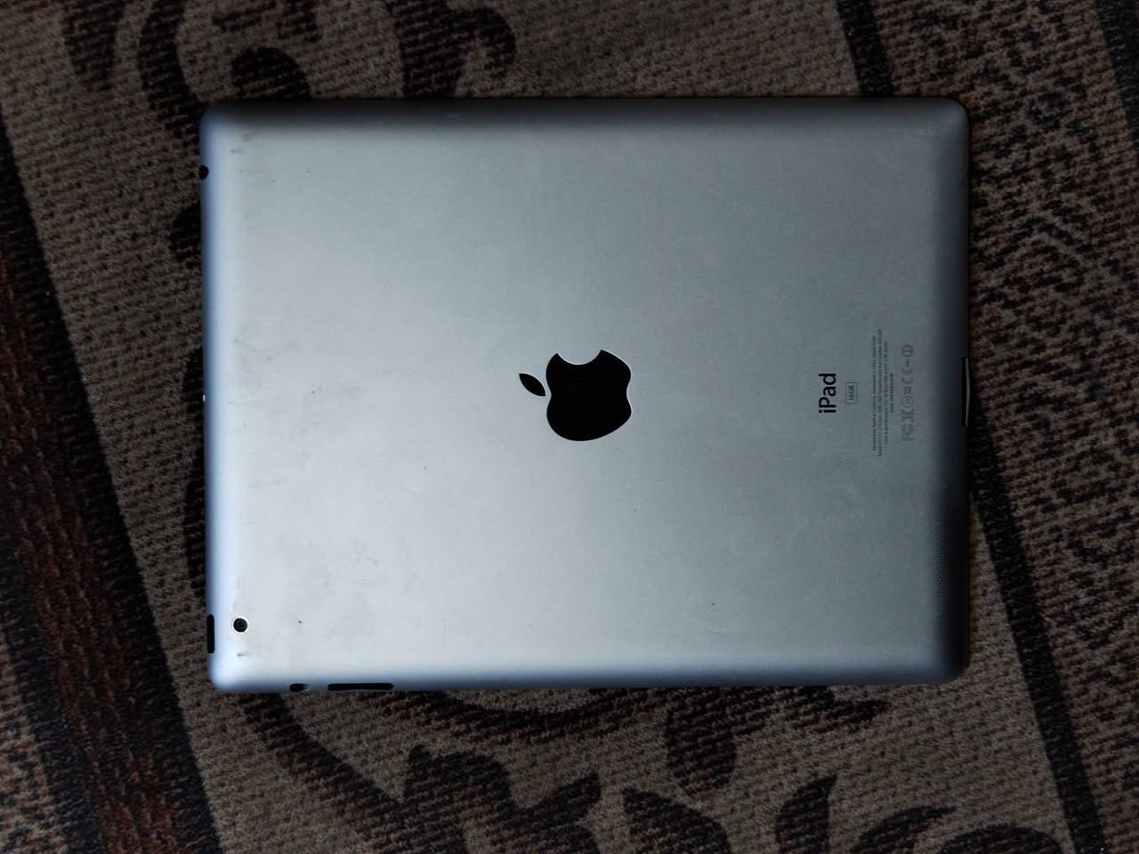 سلام عليكم شباب ايباد ايفون ماعرفه شكد جهاز الاهل ايباد نضيف كله بلادي مامفتوح سعره 125 وبي مجال للشراي رقمي ***********
