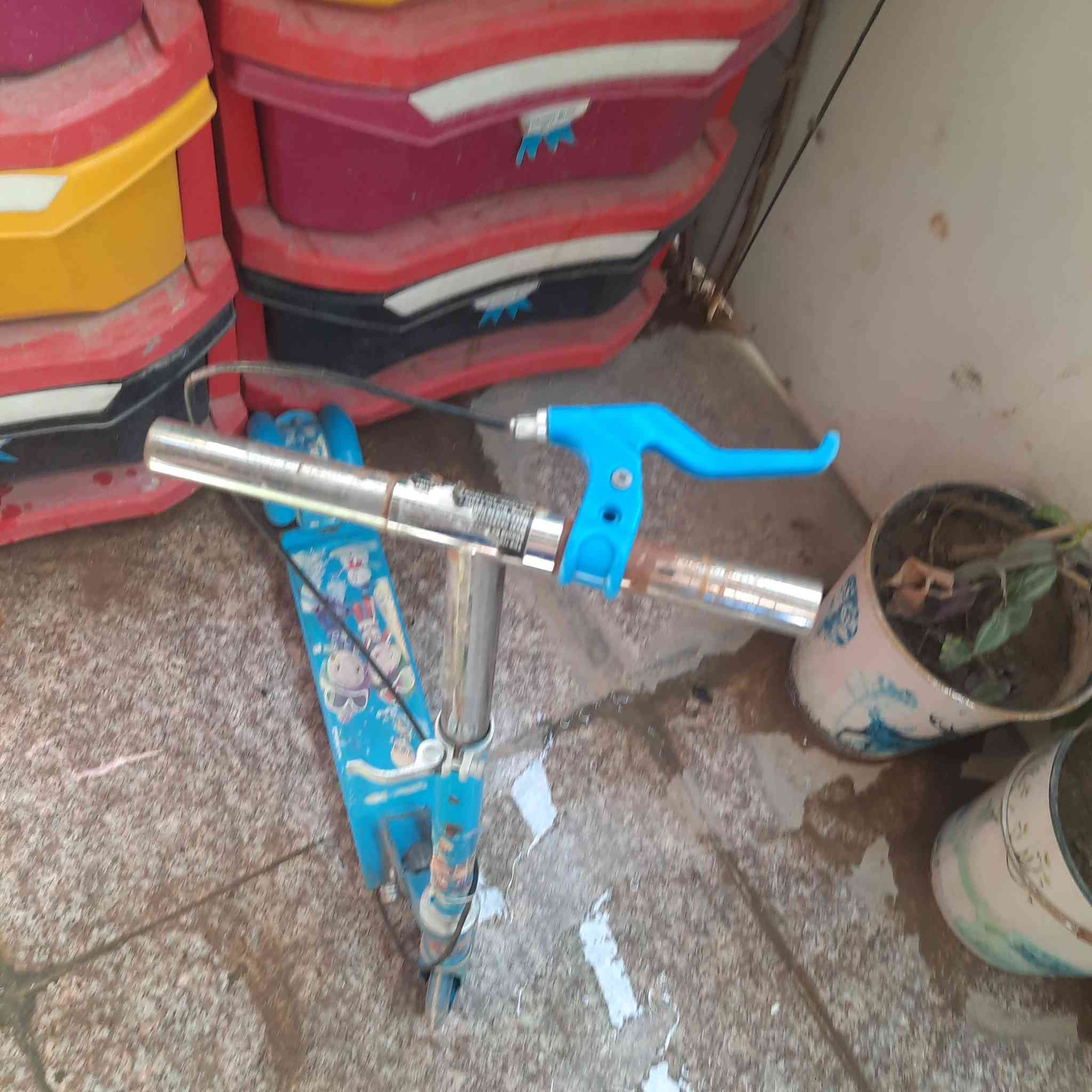 زاوية ١٥ الف حجلة ١٠ سكوتر ١٠ باسكل ١٥ عربانة طفل اخت الجديدة ٤٠ بغداد حي المواصلات  قرب الاعلام *********** واتس اب
