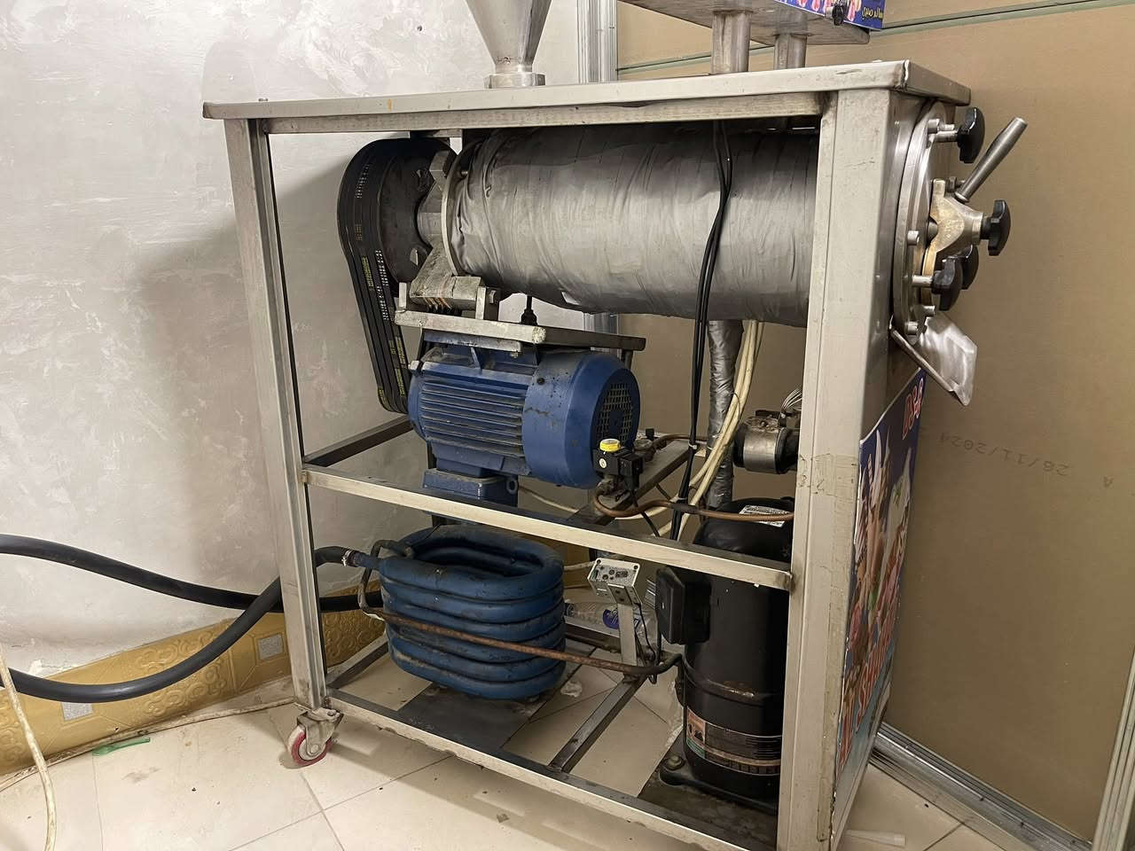 DS. للبيع المكان بغداد الاتصال على***********
