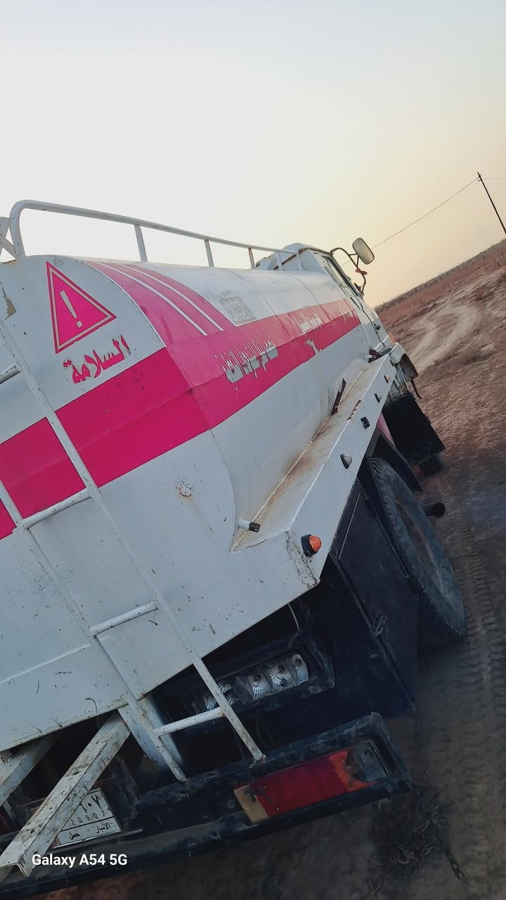 السلام عليكم
تنكر هينو للبيع موديل 86
مكفول كفاله عامه. حموله 9ألف 
تخم تاير.  تحويل مباشر 
المكان بابل الشوملي لاتصال ***********
