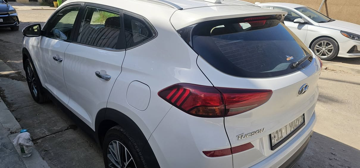 السلام عليكم
توسان موديل 2019
خليجي شركه الكاصد
ماشيه 90 الف
مكفوله من الصبغ والبارد الدعاميه الاماميه مصبوغه
وبيها رصعات بدون حالوب
موصفاتها
بصمه تشغيل وأبواب
كشنات جلد
كرسي كهرباء
كير مكينه بلاد كفاله
السعر 180  وبيها مجال مكاني بغداد شارع فلسطين الرقم ***********
