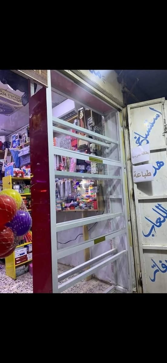 ميز جام خانه قياس مترين ونص طول والعرض  متر ونص للبيع سعره 150 وبيه مجال قليل رف مال محل قياس مترين طول والعرض مترين للبيع سعره 50 العنوان الماجديه الشراي اتصل ***********
