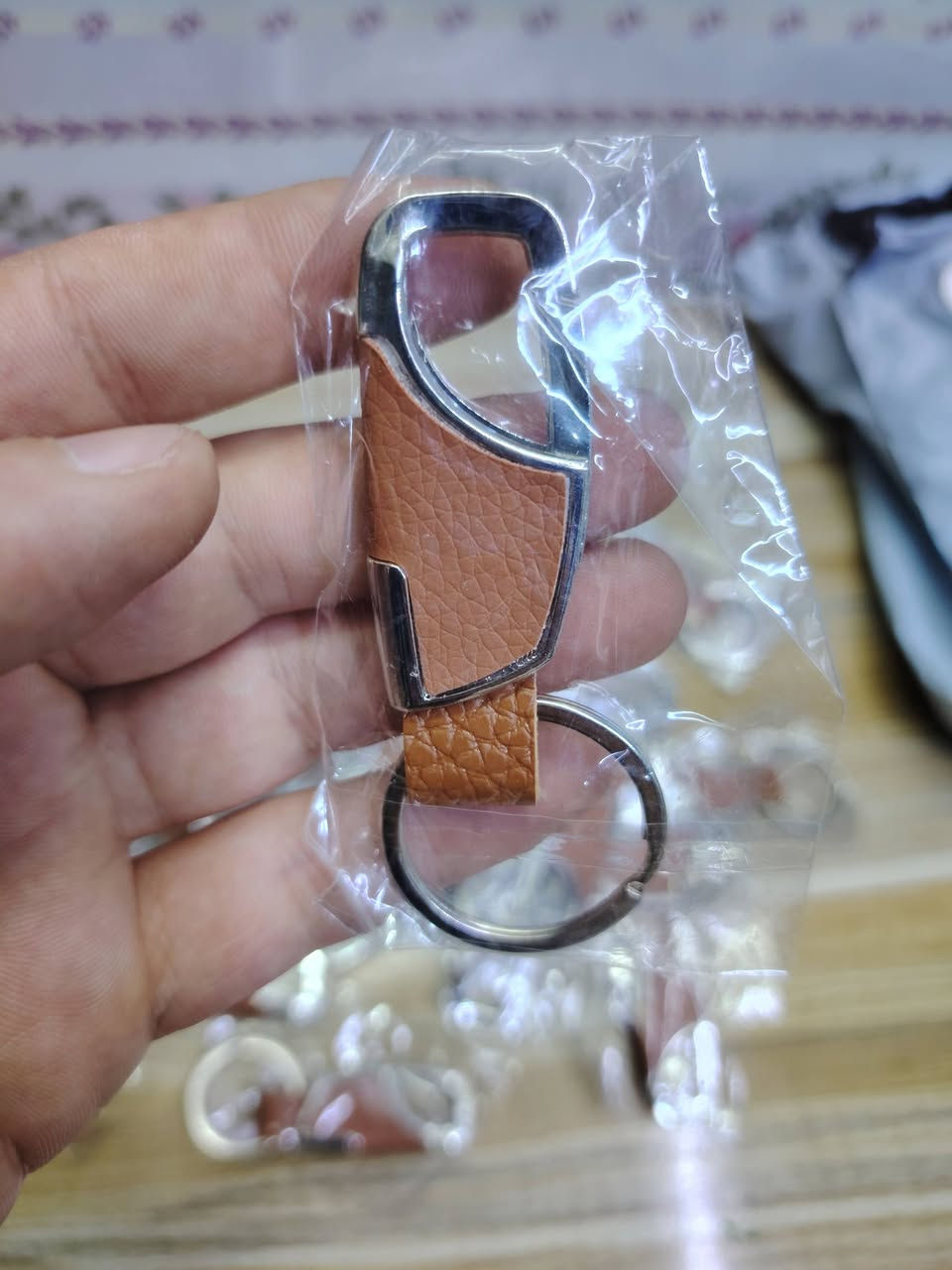 مجموعة ميدالية مفاتيح بتصميم جلدي ومعدني العدد الكلي ٤٠ قطعة موضحة بالصور سعر المجموعة 15 الف للطلب او الاستفسار التواصل عبر رسائل الصفحة متوفر توصيل بغداد ومحافظات 👍 #تابع_الصفحة_يوصلك_كلشي_جديد


**إذا كنت صاحب هذا الإعلان وتريد حذفه لأي سبب، رجاءا أرسل رسالة إلى الدعم الفني**