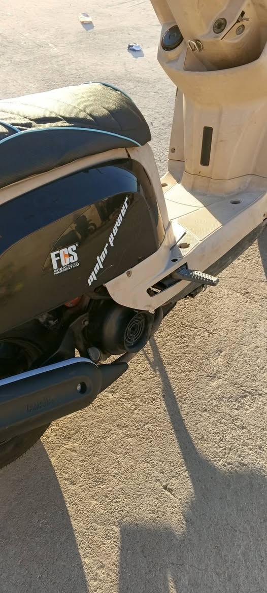 السلام عليكم دراجة بوليسي مفتوحه مكينة تخبل نهضه وسرعه سلف هندر كهربائيات دراجة كلش  حلوه السعر 550 ناصريه المركز *********** مستعجل ع بيع
