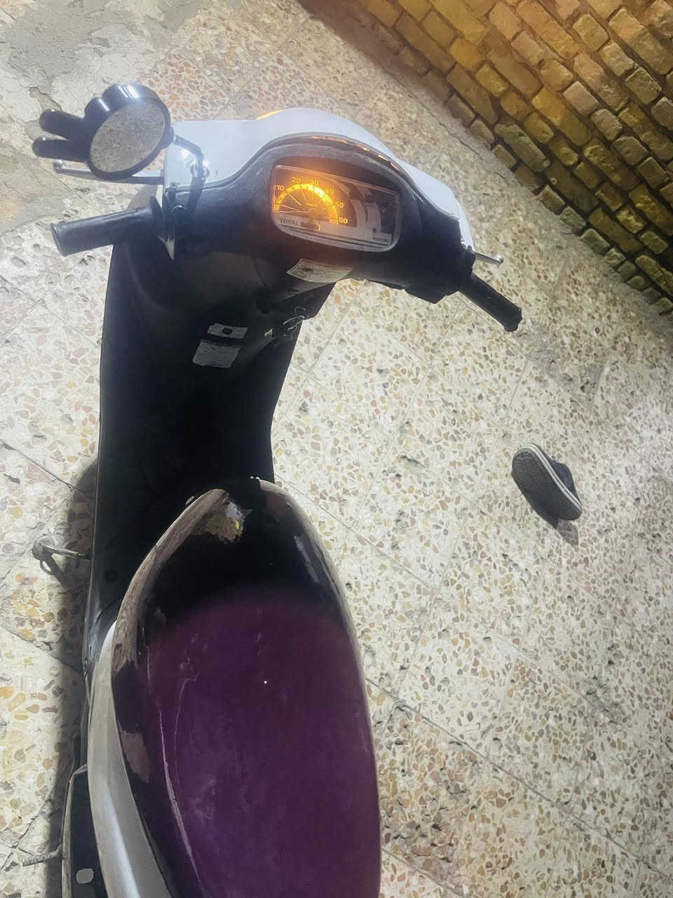 سلام عليكم دراجه ساسوكي رياضي دراجه نضيفه مفتوحه مره وحده كهربياته شغاله هندر تخم تايرات وياله جديد دراجه حلوه سعر 250وبيه مجال لطيبين هاذ رقم ***********او خاص
