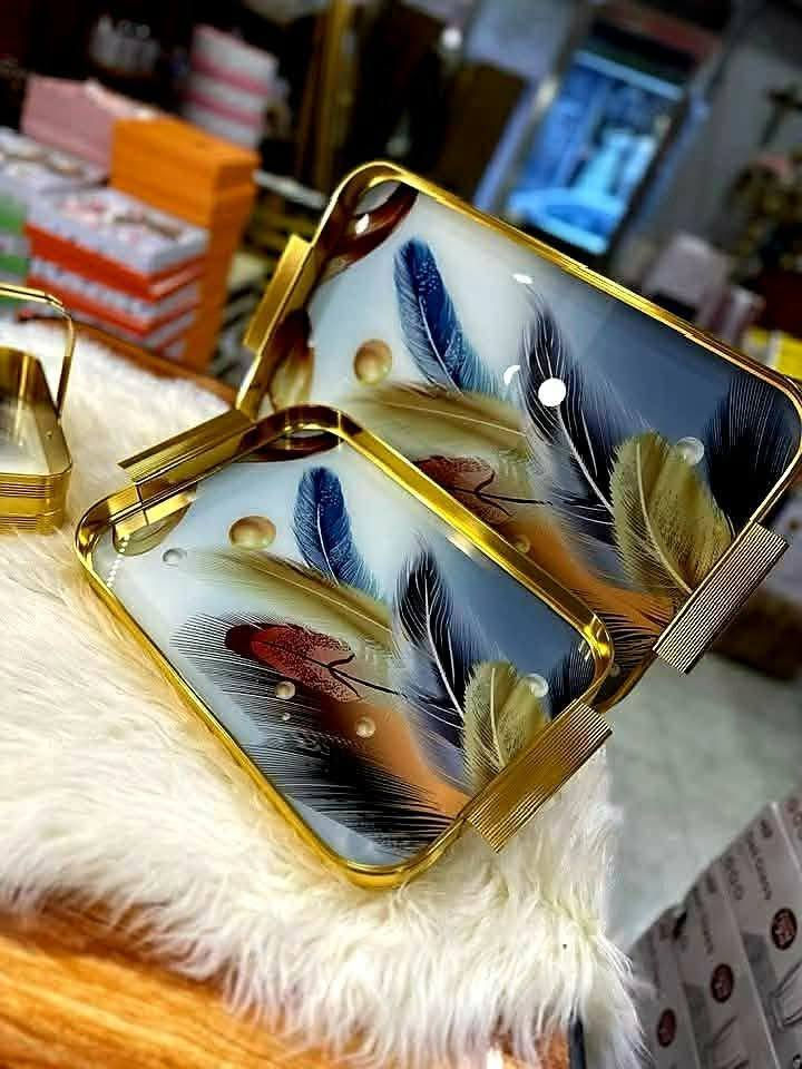 #أرخصلك_ستور 🛒 بضاعتنا اصلية وتعمر عندك دهور💯

✨ لأن الضيافة الراقية تبدأ من حسن التقديم ✨

إذا كنتِ من محبات الأناقة والتفاصيل المميزة في المناسبات والعزائم، فهذه الصواني الذهبية ستمنح مائدتك لمسة فخامة تلفت أنظار ضيوفك من أول نظرة.

👑 سيت مكون من صينيتين
✨ ألمنيوم ذهبي فاخر
✨ لون ثابت وغير قابل للتغير
✨ مناسبة لتقديم الحلويات والمعجنات والفواكه والمكسرات والضيافات المختلفة
✨ مثالية للأعياد والمناسبات والزيارات العائلية

📏 قياس الصينية الكبيرة:الطول 45 سم × العرض 30 سم

📏 قياس الصينية المتوسطة: الطول 35 سم ×العرض 25 سم.

🌟 تصميم أنيق يجمع بين الفخامة والعملية، ليجعل كل ما تقدمينه يبدو أكثر جمالاً وترتيباً.

🎁 موجود المقدمة الي عرضناها بالمنشور السابق ممكن تاخذين مع كل سيت صواني مقدمتهن معاهن.

💰 سعر السيت الكامل (صينيتان) فقط 30,000 دينار.
سعر السيت + المقدمة= 40000  الف.

للحجز يرجى مراسلة الصفحة 📩📩📩

توجد خدمة توصيل لجميع محافظات العراق 🚚🚚🚚

عنواننا: كوت / شارع دور العمال الرئيسي السايدين # مجاور مجمع التميمي احمد


**إذا كنت صاحب هذا الإعلان وتريد حذفه لأي سبب، رجاءا أرسل رسالة إلى الدعم الفني**