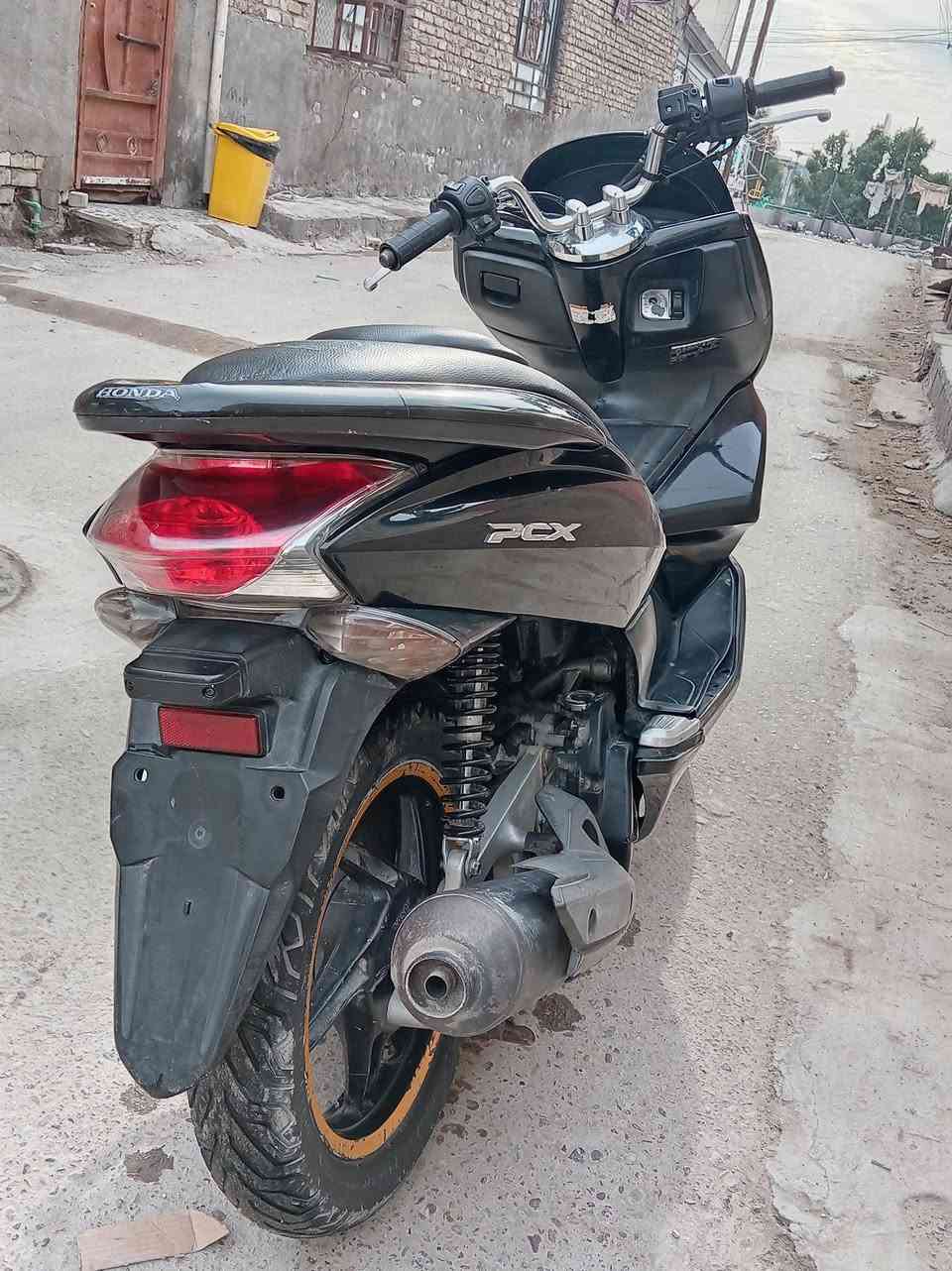 السلام عليكم  جيل اول ياباني  JF  مكينه تخبل كهربايات كلها شغاله مجرد كيلو متر مايعد
سعر مليون و150 وبيها مجال  رقمي***********
