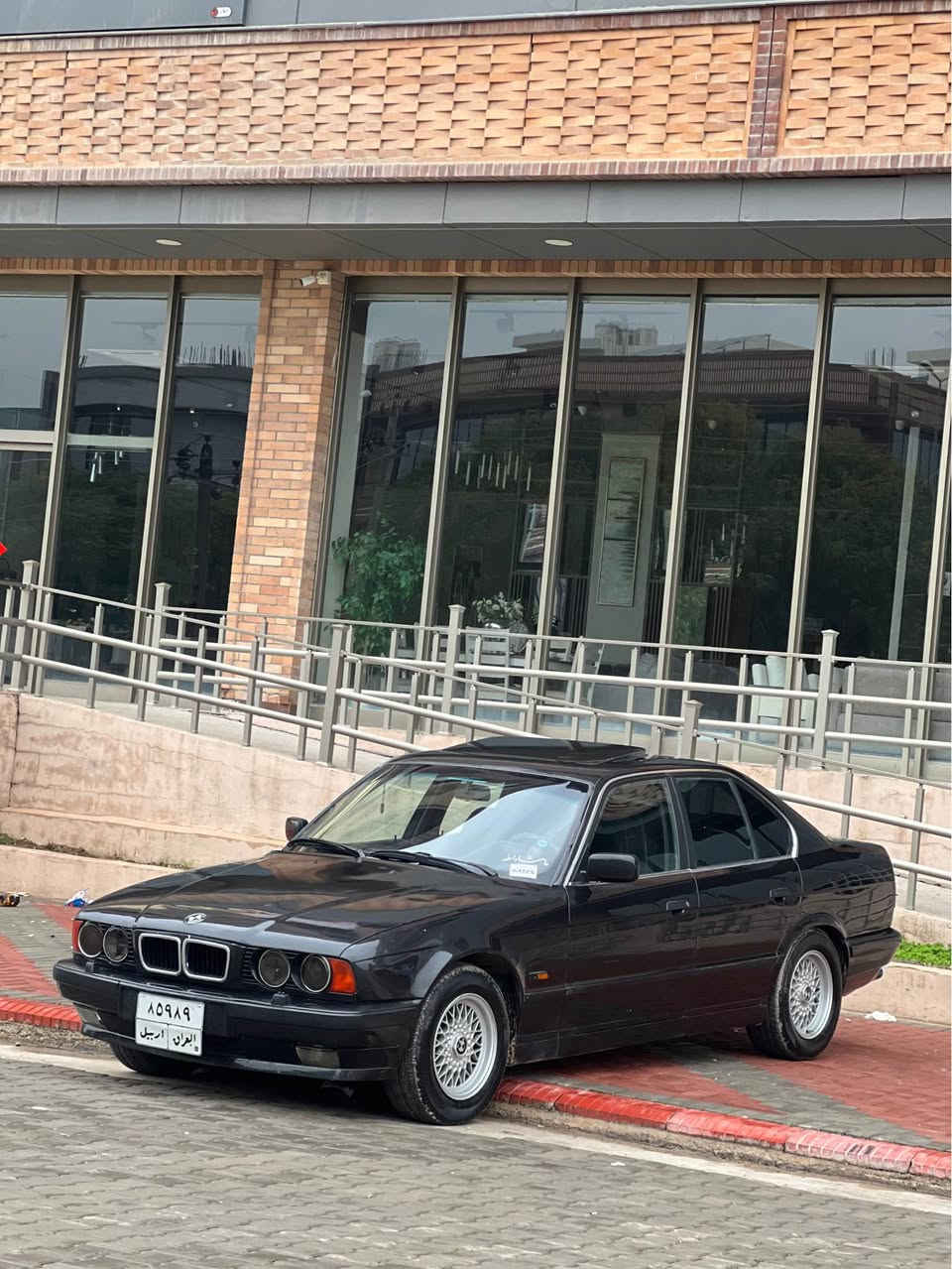 بیئیم مۆدیل ١٩٩١ بیلاد ٥٢٥ مەکینەی ٥٢٥ بی لێدراو چەکوشی پێوە نیە فول فولە بەس گیرعادیە تەبرید ساردو گەرمە کوشن جلد بیلادو هیتەرە سلایدە  پێش پانە کامل کراوە بە ٩٥  چوار جام کارەبای بەشەرتی گێرو مەکینە کارەبای بە شەرت بێ سەرف بێ بوخار  سەنەوی ٨ مانگە بە سەر چوە بەناوی خۆمانە بەشەرتی موسو براوەو تەحویلو خرامە
*********** كالار, السليمانية
