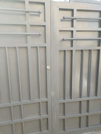 عندي باب شارع تفصال جديد شغل درجه اولى سعر مناسب تصال على هذه رقم07861...