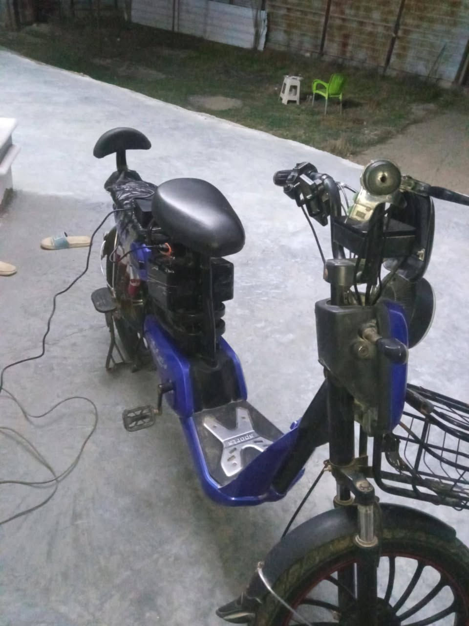 سلام عليكم باسكل للبيع شغال وكامل مابيه اي نقص بطارياته جداد سعره 350وبيه مجال حك الجيه 
المكان كربلاء براهمية الوند ‏‪ 0774 759 4697‬‏
