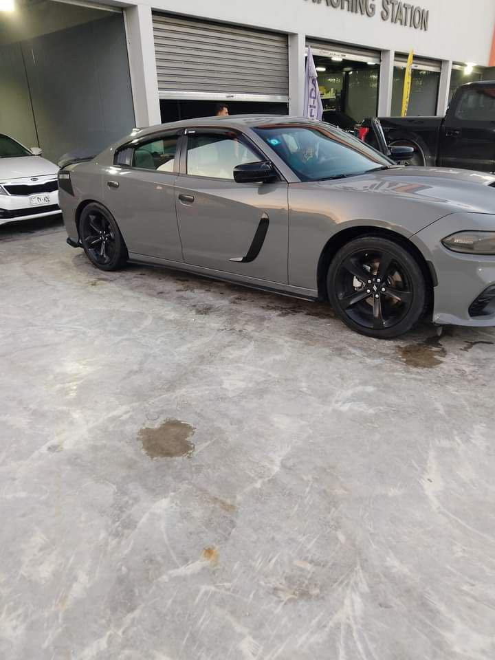 السلام عليكم جارجر موديل 18 امريكي فئة sxt                  بيع او مراوس  (حادثها بنيد فقط وباب اثر شخط بدون اي دواخل داخل )جلد عمل درجة اولى (ماشية 128 الف)  
رقم بغداد دولي جديد ب اسمي 
السعر 195 
للتواصل ***********
الخاص مغلق فقط اتصال
Ahmed A ALghanimi
