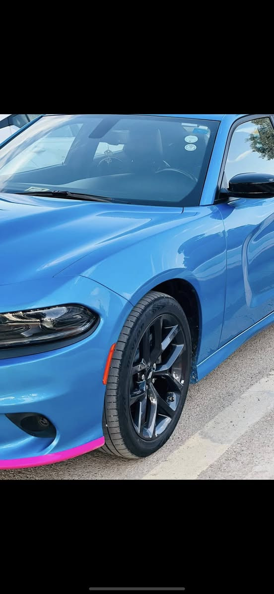 السلام عليكم اخوان
اللهم صلى على محمد وال محمد 
للبيع فقط 
جارجر GT 
موديل 2023 
خليجيه وكالة هارلم
كفالة عامه 
لون مميز 
السياره فوووووول للاخير 
فتحه 
غرفة كنتاره 
خزن 3 وضعيات قياده
هيتر ستيرن 
هيتر بالمري 
كشنات كهرباء 
كشنات تدفئه تبريد 
رادارات جانبيه
تخم تاير جديد دلوب
معروفه مواصفاتها 
السياره ماشيه 30 الف فقط 
اربيل باسمي هز سنويه جديده 
تحويل وكالة حاظر 
اي استفسار 
***********
