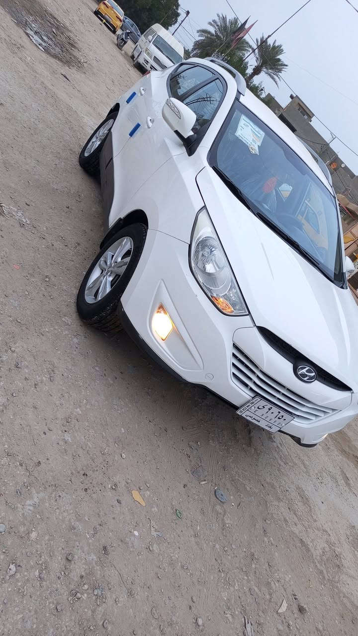 توسان 2013 خليجية سياره جديدة مكينة وكير وحدادية وتبريد وتدفئة وتخم تاير كل جديد صبغ جاملغ خلفي فقط أثر شخط وباقي كفالة عامة السعر 109 رقم بابل بأسمي مكان السيارة حلة رقم الهاتف ***********
