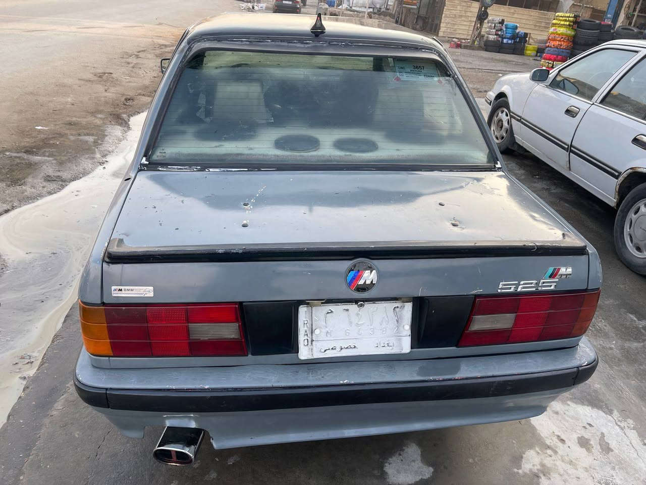 سيارة BMW للبيع موديل 91 6 سلندر كير عادي بسعر 25 ورقة وبيها مجال للشراي *********** واتساب
