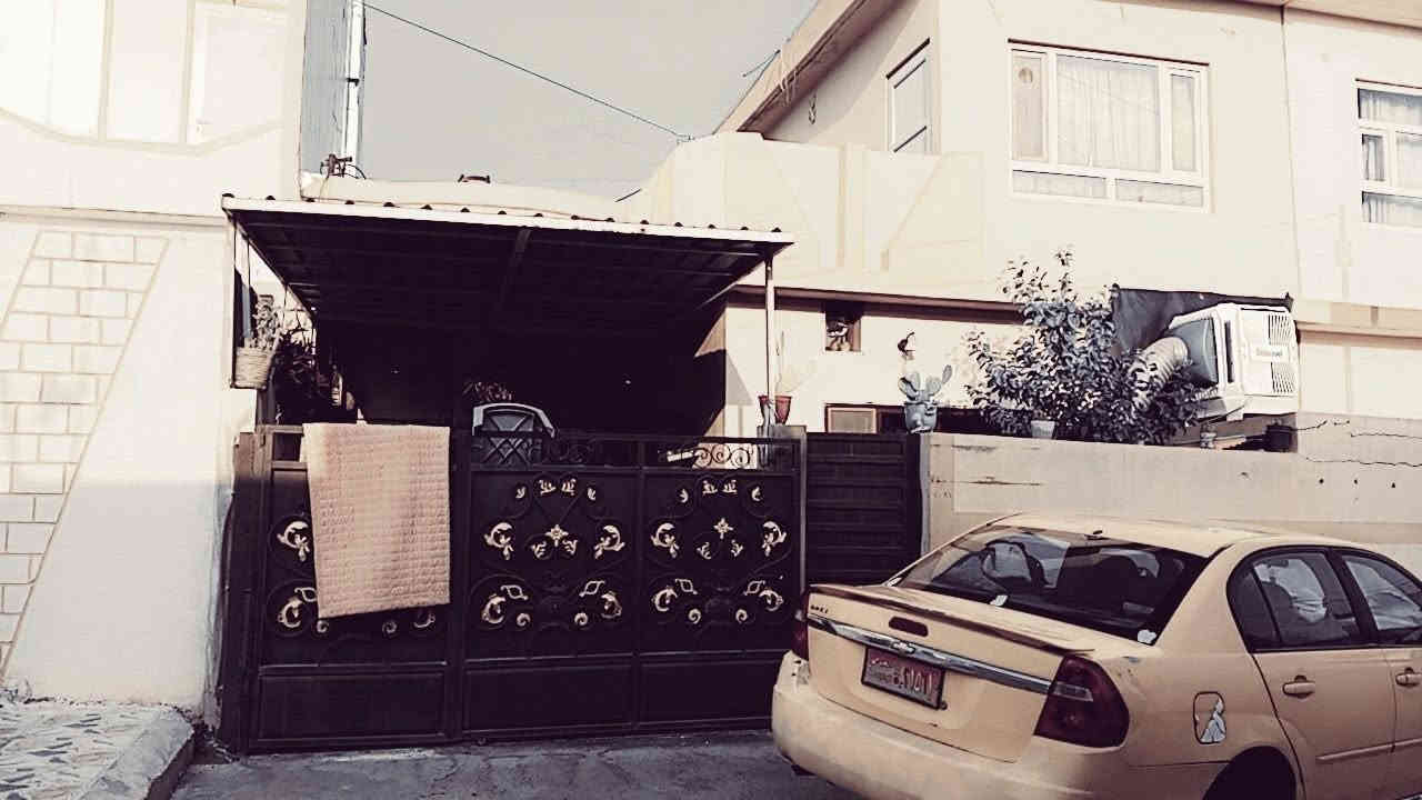 دار للبيع/كركوك/سرچنار/فلكة سرچنار

المساحة: 100 متر مربع 

يحتوي على: 
(غرفة نوم+استقبال+مطبخ
+صحيات+بيتونة كبيرة+كراج سيارة)

لمعرفة السعر والاستفسار الاتصال على الارقام الاتيه:
(***********) اسيا 
‏(***********‏) كورك 
او مراسلتنا على بريد الصفحة

ملاحظة: يمكنكم ارسال الأراضي والبيوت
للأعلان عنها عبر صفحتنا بدون مقابل 
يرجى ارسال:
عنوان المُلك كامل 
بعض الصور للمُلك
سعر المُلك 
عبر الواتساب الخاص بالصفحة (***********)

لزيارة مكتبنا على العنوان الاتي: 
كركوك/سرچنار/فلكة سرچنار
