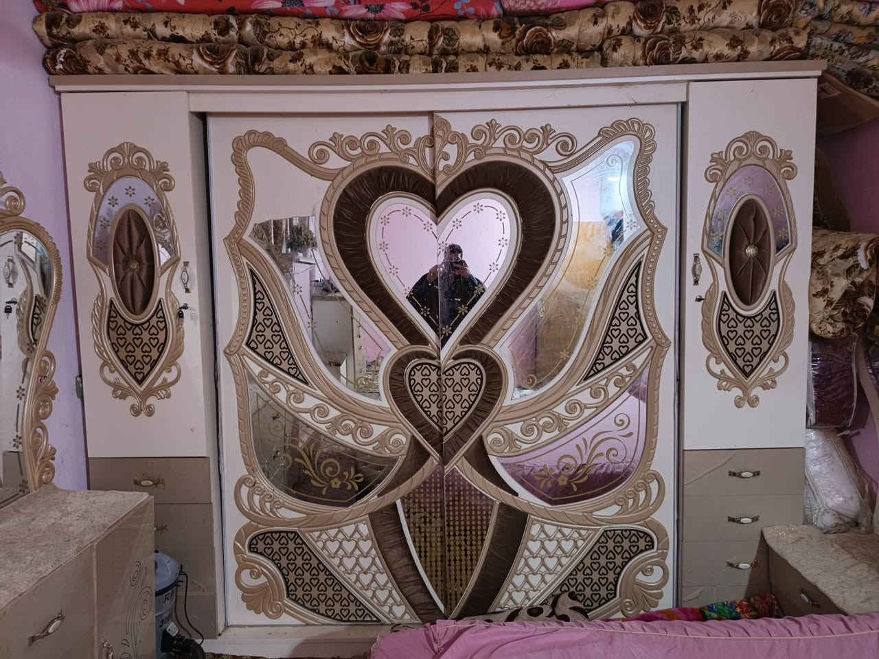 غرفه نوم للبيع  نظافه ٩٠٪
المكان منطقه المهدي السعر خاص أو الاستفسار واتساب أو على الرقم
***********
