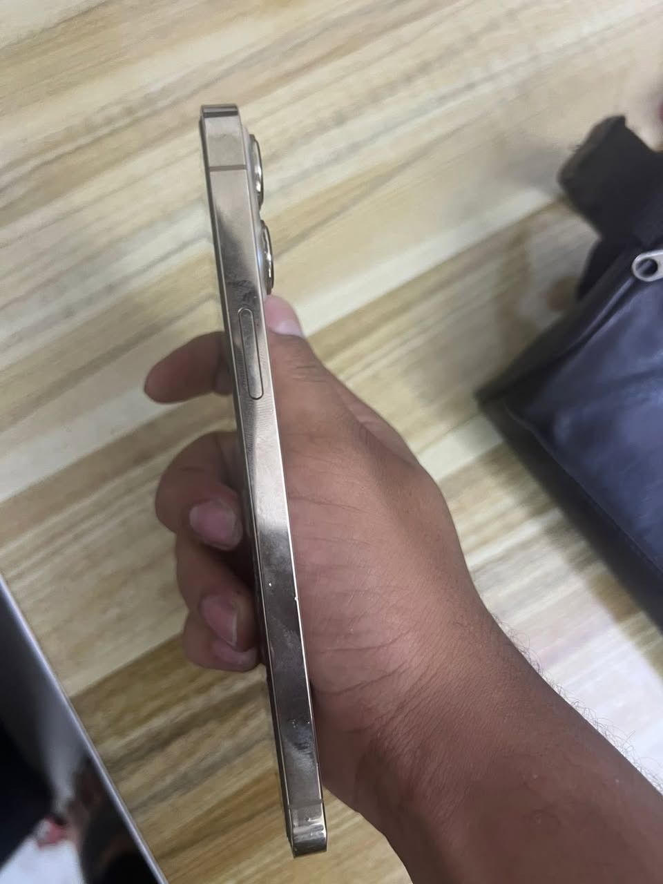 سلام عليكم خوان من رخصت الادمن تلفون مال جناي ايفون 📲 13 برو ماكس جهاز راقي يجيك بذاكره 256 دبل شريحه البطاريه مالته 73 مملعوب بي مضلوم بل تصوير نضام m شرق اوسط جهاز راقي مكاني بغدد للحجز عله هاذه رقم ***********

