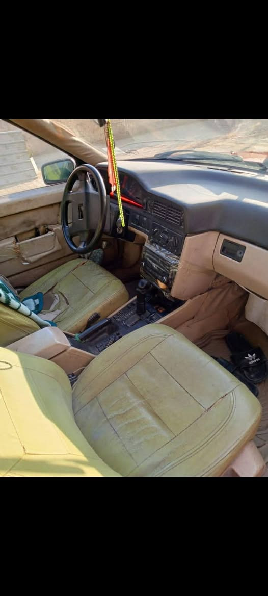 سلام عليكم فالفو موديل 94 حجم 850 خمسه سلندر  السنويه ب ٢٦ شهر ٨ سنويه النجف وراعيها من نجف مكفوله من ضربه القويه وسياره بلاديه  السياره نضيفه ومعمره وجاهزه المكينه وكير نضيفات  جداً حداديه جديده سياره جاهزه ونضيفه  سعرها 30 وبيها مجال شرط مداور مكان نجف    رقم  ***********
