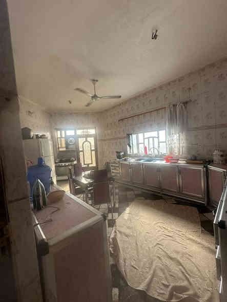 دار سكن طابو صرف في ( حي الحرية الأول )
خلف سكلة ( أبو عبدالله وليد القريشي )
( بجانب المدرسة الجديدة )
( يبعد عن شارع المعارض ١٠٠ م )

مساحة ٣٠٠ م - ( طابقين ) -( شارع بعرض ١٥ م )
الطابق 1 / ١ غرفة نوم + صحيات داخلية + خارجية
الطابق 2 / ٢ غرف نوم ( ٧ م ) + صحيات + مخزن
( بناء طابوق جمهوري + صب كونكريت مسلح ) 
( ماء - كهرباء - ( تحويل مباشر )

للاستفسار مراجعة مكتب غازي للعقار   
واسط - الزبيدية - قرب أفران المائدة  *********** 
***********
