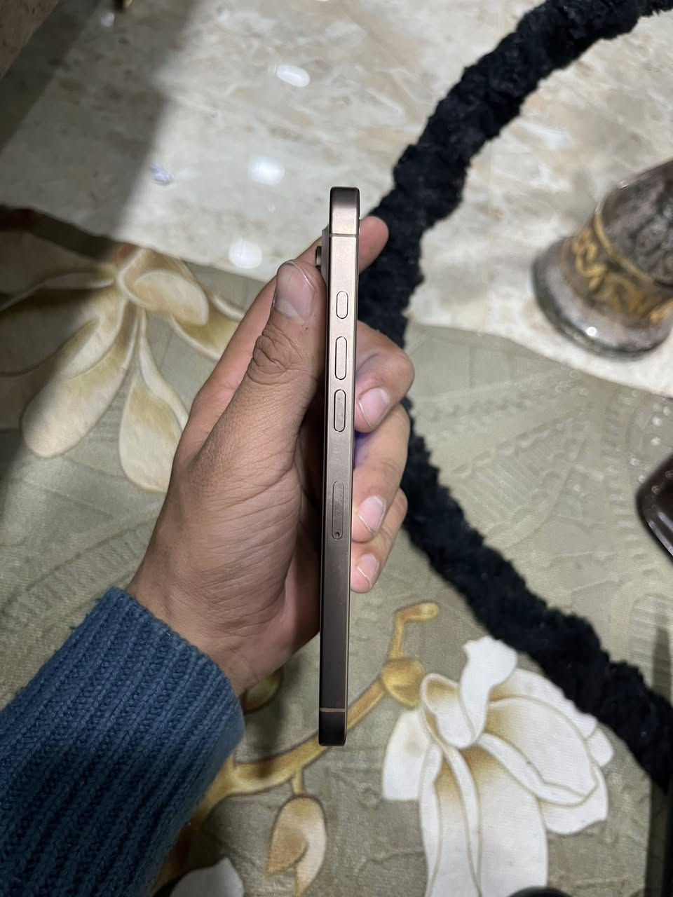 ايفون 16 برو ماكس شرق اوسط بطارية 🔋 89ذكره 265 مشحون 476مكاني بغداد مدينة الصدر السعر مليون و 300 وياه كارتون
