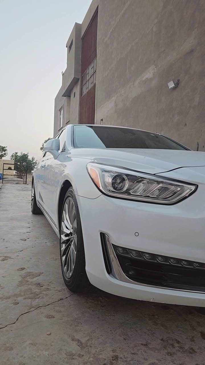 جنسس G90 موديل ٢٠١٧ وارد أمريكي بجم كبس  حادثها قبق جنطه السياره دخول جديد ماشيه ١١٢ الف حقيقي داخل ابيض المكينه ٣.٣t توين تيربو السياره فول مواصفات البيبان شفط رادارات دخول ذكي بردات كهربائيه ٤ انظمه قياده مساج كشنات خزن ميموري السياره بعد بيهه هواي مواصفات غنيه عن التعريف للاستفسار ***********   للبيع او مرواس   مكان السياره بغداد صور الحادث موجوده
