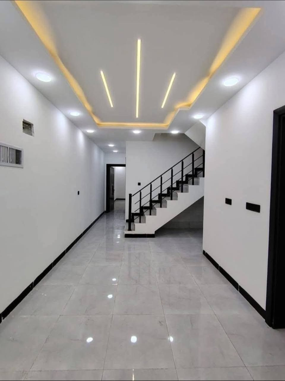 دار للبيع 🏠🏠
سند ملك صرف شرط التحويل 📄📄
موقع مميز حي النور👌👌
قرب جامع المصطفى 
المساحه ١٢٠ متر
الواجهه ٦ متر
ط١/غرفتين نوم +هول +استقبال+صحيات+مطبخ
ط٢/ثلاث غرف نوم+صحيات+سطح كاشي
نظام دكتات ونظام سبالت ونظام كاميرات
للإستفسار الاتصال بالأرقام التالية 
 📞📞***********
📞📞***********
او مراجعة مكتب الاحسان المركزي الكائن في سايدين حي الاخاء مقابل مجمع نادي نينوى الرياضي ومجاور النور للتسوق
