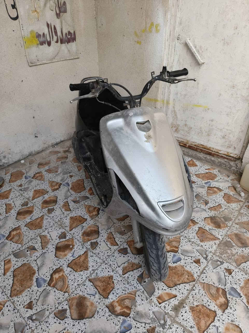 فراشة للبيع
الدراجة گايمة وبيها دخنة خفيفة 
و برغي الگزوز مسولك و گاعد على برغي واحد 
الدراجة يحتاجلها هواي شغل و ابيع كوم حديد بس هية تشتغل و تمشي السعر 250 و بيها مجال قليل مكاني بصرة ابو الخصيب السبيليات رقمي ***********
