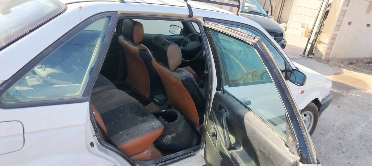 السلام عليكم من رخصة الادمن
كولف باسات  موديل ١٩٩٣ وربي بدون تبريد محرك ٢٠٠٠  وكير  قبل شهر شديتة مال حاوية من حجي ليث كير عادي زوج تاير الأمامي جديد ول خلفيات نضاف كهربائيات جاهزة رقم بغداد رقم ألماني مكفولة لا ضربة ولا صبغ  مكانها ١٧ سويب قرب الشرطة الخامسة دور السلام
 ***********
***********
السعر ٣٠ ورقة

