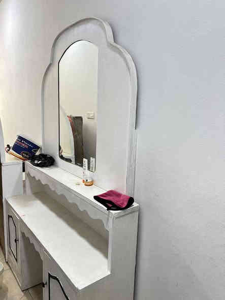 السلام عليكم ورحمه الله وبركاته.. 
ملحقات غرفه صاج عراقي  صبغ حراري .... 
 ميز جربايه ميز مكياج.. صومياة..بسعار مناسب 💯
بسعر 60الف كلهن 
الاستفسار *********** أو مرسله خاص 
العنوان بعقوبة كاطون رازي شارع السادين يم جامع شهيد وضاح..
@إشارة
