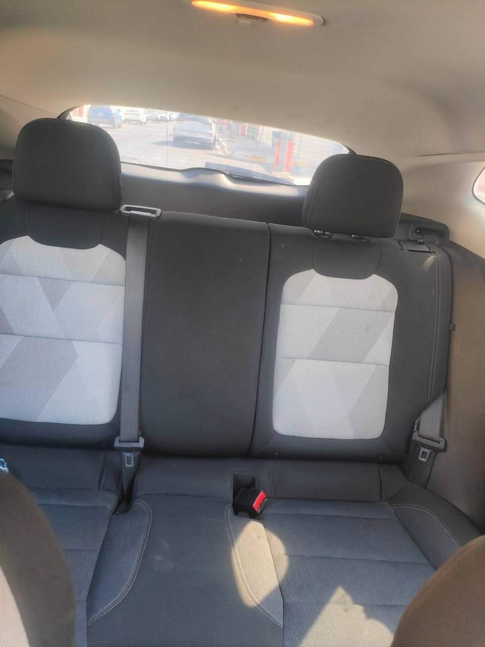 سلام عليكم للبيع تراكس موديل 24 ماشيه 27 الف كيلو بدون رقم حاليا فحص مؤقت محرك توربو 3 سلندر صور الحادث يمك السيارة عميه بدون بصمه تحكم ستيرن جهتين رادار تحديد مسار السعر 115 بيها مجال بصيط للاستفسار / ***********
