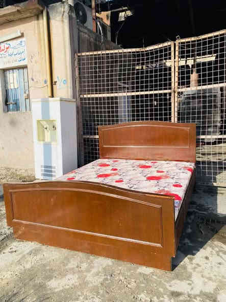 تخت نفرين نظيف جدا شغل ثقيل السعر ٧٥
الرفاعي قرب نفق الصحة
*********** موصل
