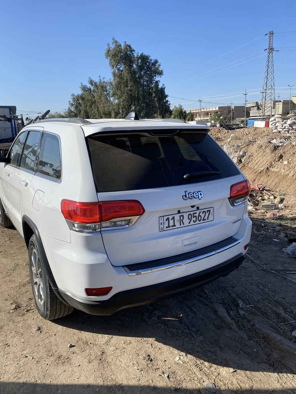 السلام عليكم 
جيب 14 امريكي 
رقم بغداد بسمي
نص فول
مكان السياره العزيزية 
السعر 178
***********
