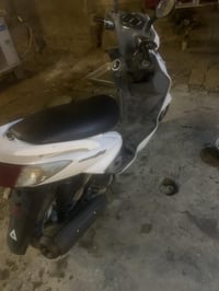 سكنس للبيع دراجه نضيفه مال جناي  السعر   750 وبيه مجال المكان بغداد 07...