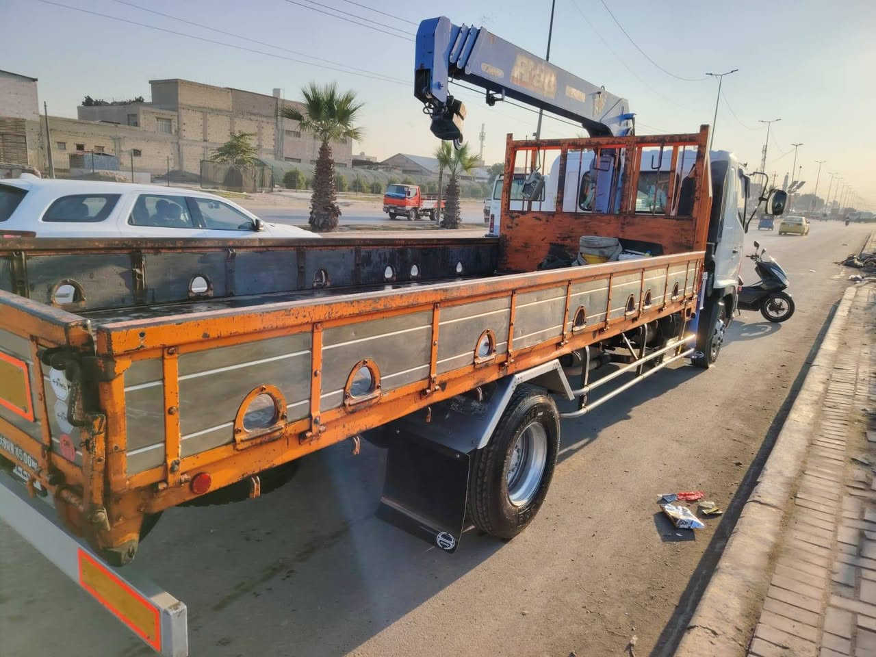 - بسم الله الرحمن الرحيم -
هينو شيطان للبيع موديل 2021 دخول جديد بشهر الرابع داخله  مرقم وكامل بسمي  
5 سلندر سوبر /جهاز  حديث راك  فوول سيفتي 3 سلايتات السياره بلاديه  مكفولة كفاله عامه وجاهزه واحلى من الصورة السياره  صدرها مبدل جديد وتخم تأير جديد هسه شادة وبالعافيه على الياخذها مكانها بغداد اي استفسار اتصل 
***********
