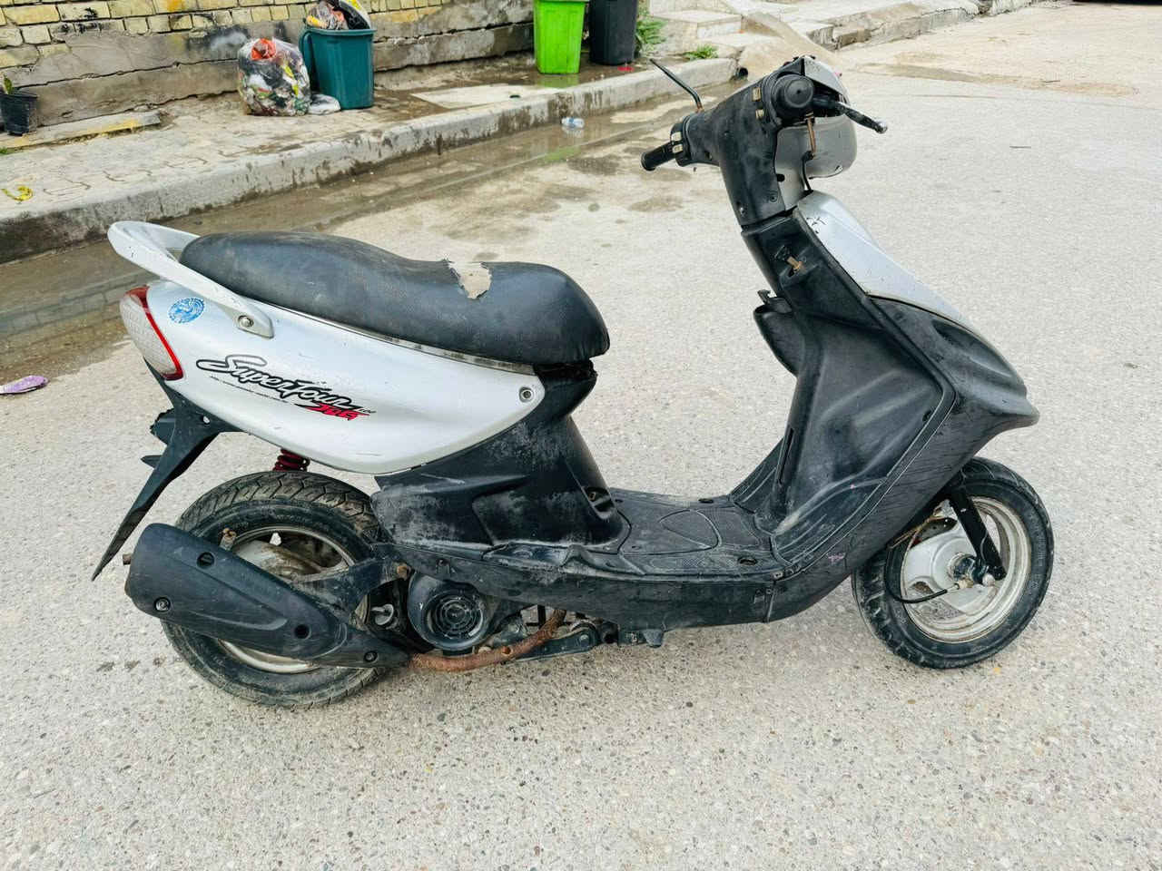 سلام وعليكم دراجة ماكس قجمة جانت متروكة شغالة سعر 175 قفل مكان بغداد هاتف ***********
